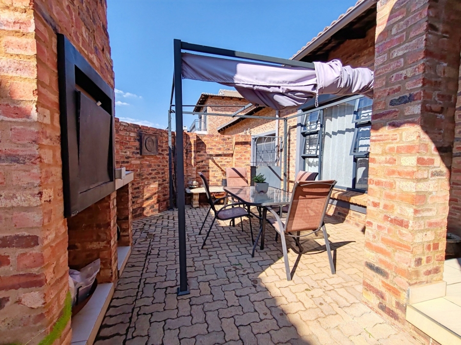 3 Bedroom Property for Sale in Lifestyle Estate North West